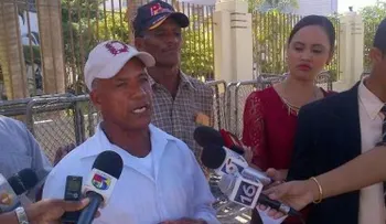 Parceleros piden al presidente Medina una bomba para regar sus tierras