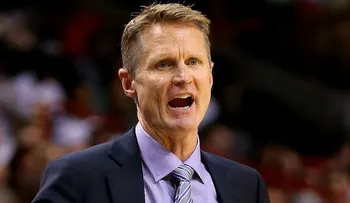 Steve Kerr dirige las prácticas de Golden State