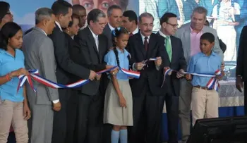 Presidente Medina entrega 149 nuevas aulas a provincias Montecristi y Valverde