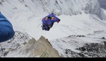 Salta en el Monte Everest a 7220 metros sobre el nivel del mar (VIDEO)