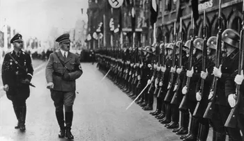 Disfraces, una "abuela" muerta y una radio: Gleiwitz, el engaño nazi que dio el inicio a la Segunda Guerra Mundial