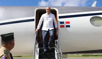 Abinader llega al país tras participar en Cumbre