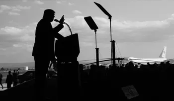 Trump, de vuelta a la incertidumbre en casa tras gira de luces y sombras