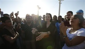 Angelina Jolie visita campamento de refugiados en Turquía 