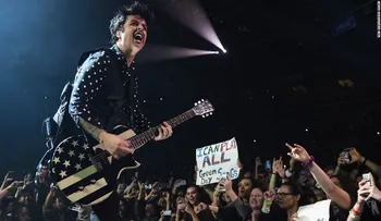 Hacen campaña en Reino Unido para que "American Idiot" sea canción número 1 cuando llegue Trump