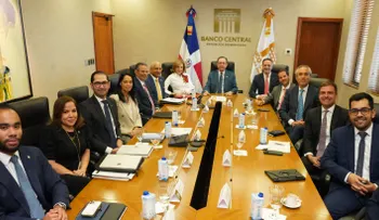Valdez Albizu recibe a ejecutivos regionales de BLADEX