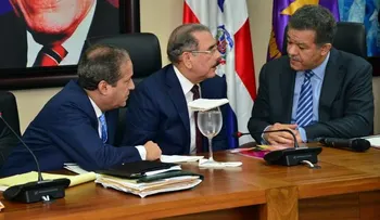 Leonel Fernández y Danilo Medina encabezan reunión de esta noche del CP del PLD