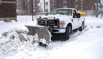 Suman 11 muertos por tormenta de nieve en noreste de EE.UU.