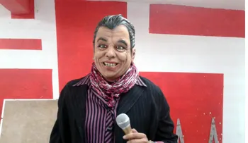 La "Juangamanía": Cómo crear una máscara de Juan Gabriel; paso a paso 