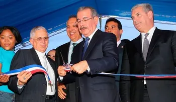 Medina inaugura una escuela  y dos estancias infantiles
