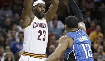 LeBron James emula logro de Oscar Robertson