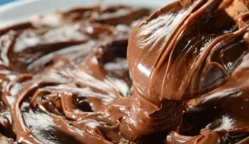 Exquisita crema pastelera de chocolate; ingredientes y preparación
