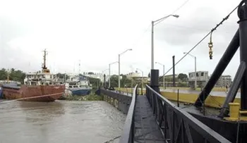 Puente flotante estará cerrado hasta el mediodía