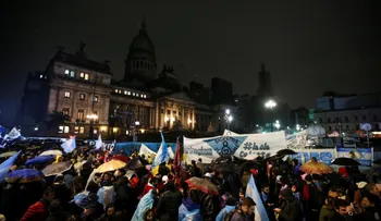 Senado de Argentina rechaza el proyecto para despenalizar del aborto