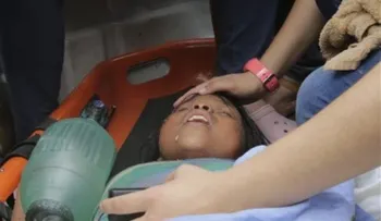 Rescatan sobrevivientes, pero aumentan a 413 fallecidos por terremoto en Ecuador
