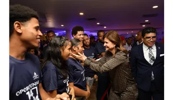 Raquel Peña abre centros Oportunidad 14-24 en SD Este