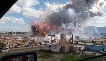 60 heridos en México por explosiones en mercado pirotécnico de Tultepec