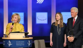 ¿Qué es la Fundación Clinton y por qué está envuelta en la controversia?