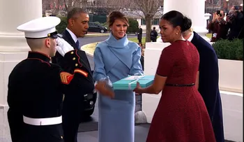 ¿Qué le regaló Melania Trump a Michelle Obama?: las redes responden
