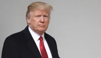 Rechazado por el testimonio del director del FBI, Trump lanza en Twitter una nueva teoría