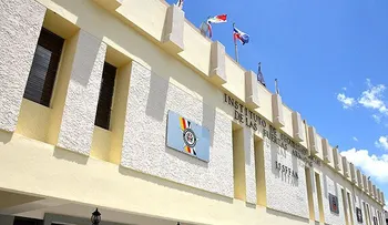General dirige cooperativa FFAA opera negocio privado de préstamos a militares