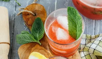 Una rica limonada de sandía y menta, además de saludable, combate el calor