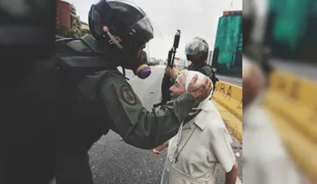 La monja venezolana que le pidió a la Guardia Nacional Bolivariana que despejaran la calle