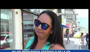Una mujer celosa provoca tremendo caos en el tránsito (VIDEO)