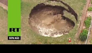 Se abre la tierra en el patio de una casa en Australia (VIDEO)