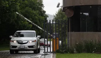 Un premio demasiado caro: Congreso mexicano ayuda a legisladores a comprar autos de lujo