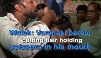 VIDEO de puluquero que corta el pelo con la boca se hace viral 