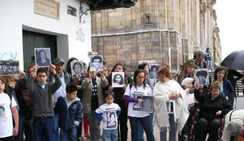 Hallan restos de desaparecidos, pero víctimas de toma del Palacio de Justicia esperan respuestas
