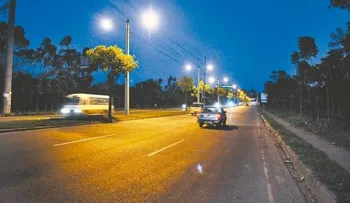 Iluminan Autopista 6 de Noviembre