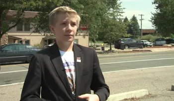 Conoce al niño de 12 años que hace campaña para Trump en Colorado