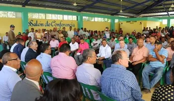 Danilo realiza primera "visita sorpresa" a Villa Altagracia