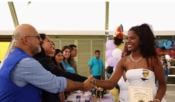 Se gradúa en el sur de México la primera generación de niños migrantes