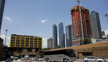 Al menos 31 personas heridas por choque de buses en el Túnel Lincoln de NY