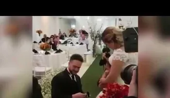 "¿Serás mi hija para siempre?": el novio sorprende a su hijastra durante la boda