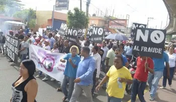 Seguidores de Francisco Fernández protestan en reclamo de nuevas elecciones en SDN