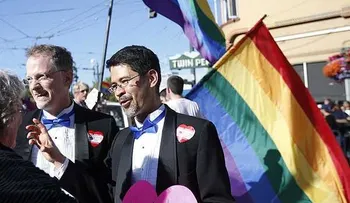 Corte ordena reanudar los matrimonios homosexuales en California 