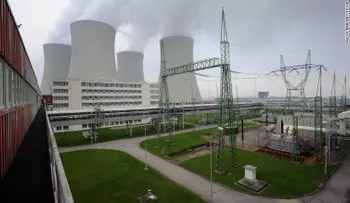 Polémica: planta nuclear quería seleccionar practicantes con concurso de bikinis
