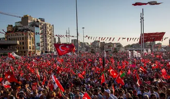 Ordenan arresto de 42 periodistas en Turquía para esclarecer fallido golpe de Estado