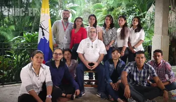 ¿Es relevante que el jefe de las FARC use zapatos Nike? Debate en Colombia