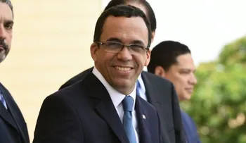 Dedican XXVI torneo superior de baloncesto Nigua 2018 al ministro Andrés Navarro