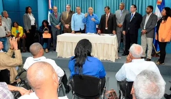Senadores reciben comisión que da seguimiento a Ley de modificación Ley 87-01 sobre Seguridad Social