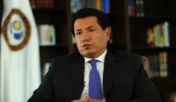Suspenden al defensor del Pueblo de Colombia tras acusaciones de acoso