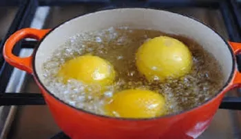 Si hierves limones por las noches y tomas el líquido: Esto le pasará a tu cuerpo en segundos