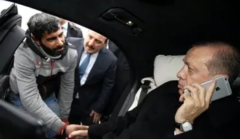 Presidente de Turquía convence a hombre de que no se suicide