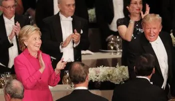 ¿Reveló Hillary Clinton información clasificada en el último debate?