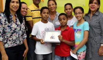 Familias Fuertes previenen conductas de riesgo; reciben certificados